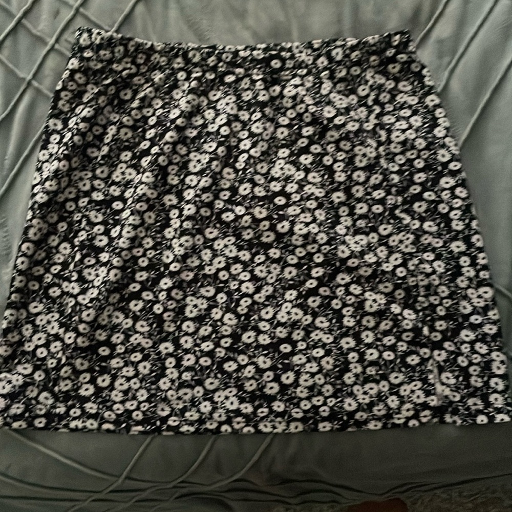 Large flower patterns skirt